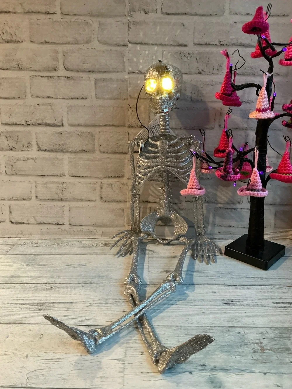 RACHEL ZOE 32in Led Disco Skeleton